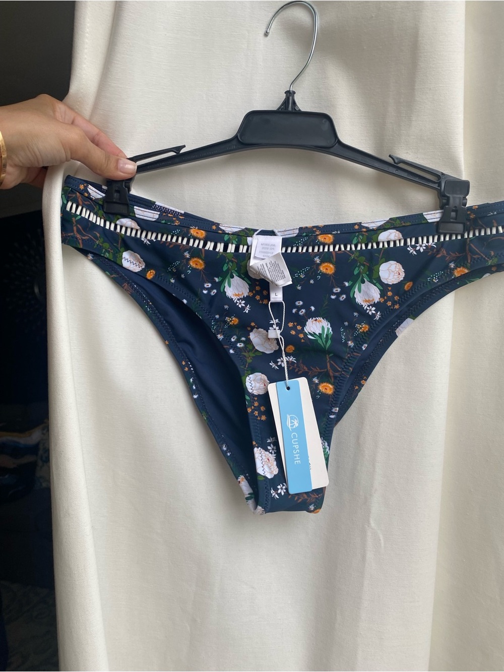 NWT Cupshe Orange Ruffle Bikini Top with Navy Floral Bottom - Picture 9 of 9